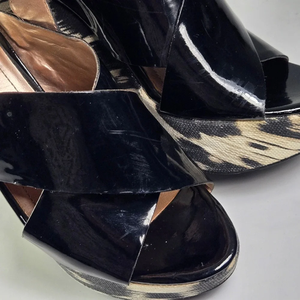 BCBGeneration Black Patent Leather Wedge Sandals Ankle Strap Size 7.5